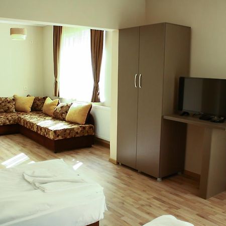 Guest House Central Kurdzhali Ngoại thất bức ảnh