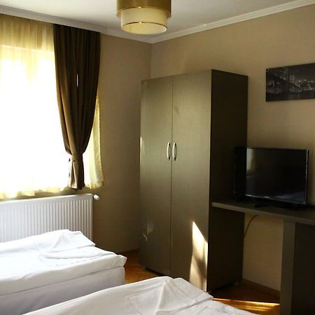 Guest House Central Kurdzhali Ngoại thất bức ảnh