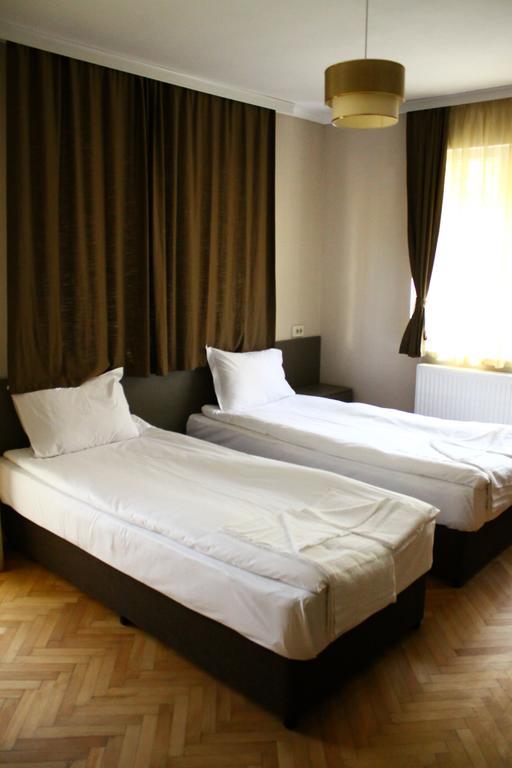 Guest House Central Kurdzhali Ngoại thất bức ảnh