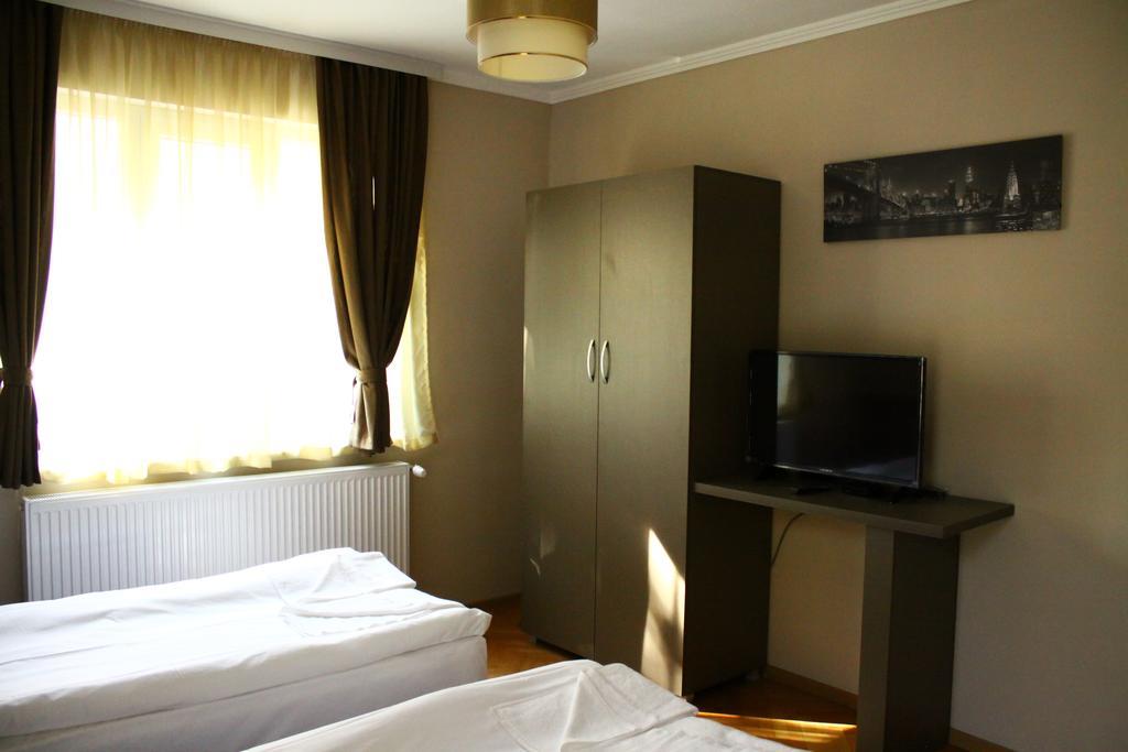 Guest House Central Kurdzhali Ngoại thất bức ảnh